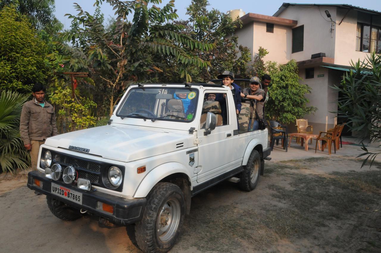 V Resorts Dudhwa Wilderness Camp Lakhimpur Bagian luar foto