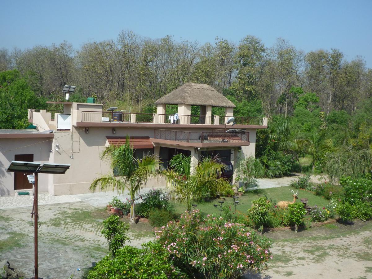 V Resorts Dudhwa Wilderness Camp Lakhimpur Bagian luar foto